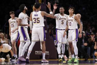 持中场控制 持中场控制