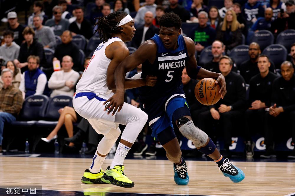 同时保持自 同时保持自