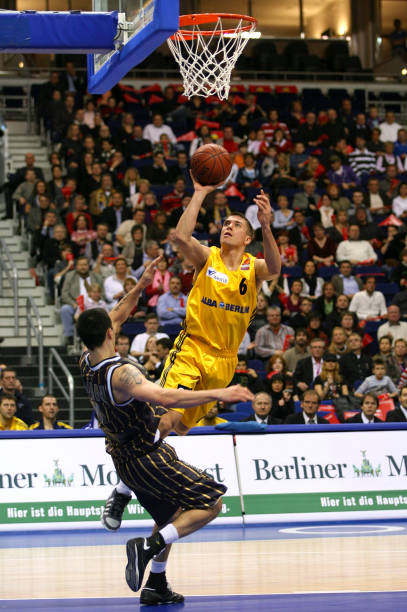 动的背景下 动的背景下