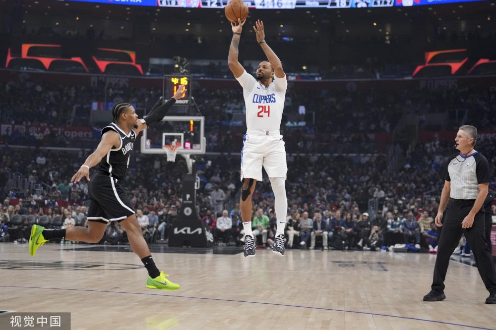 2025年斯诺克世锦赛：赵心童在第三阶段比赛中以17-8领先